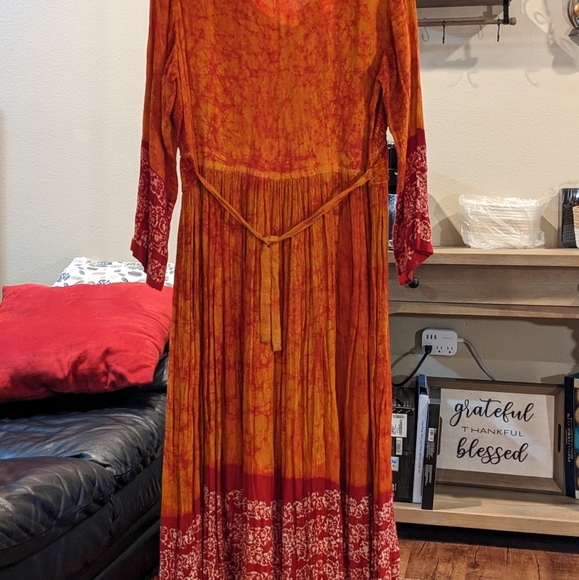 Dress - Picture 2 of 3